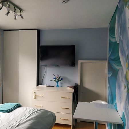 Self Catering Studio Flat Apartment Единбург Екстериор снимка
