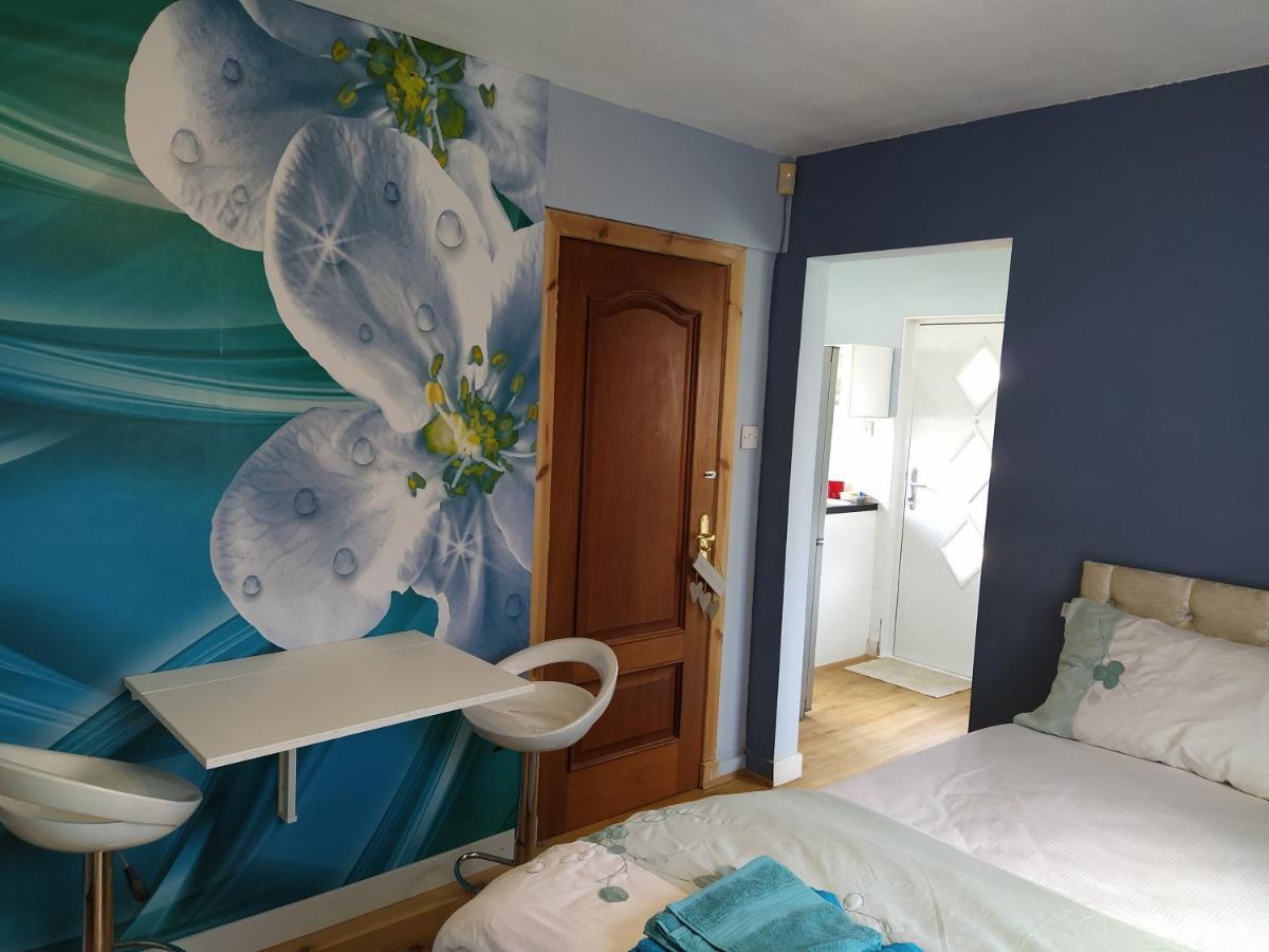 Self Catering Studio Flat Apartment Единбург Екстериор снимка